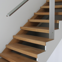 Installation d'un monte-escalier droit : simplicité et efficacité pour les escaliers standard Granville