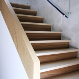 Sécurité des escaliers extérieurs : revêtements antidérapants et éclairage approprié Negrepelisse