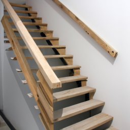 Sécurité des escaliers extérieurs : revêtements antidérapants et éclairage approprié Rosieres-en-Santerre